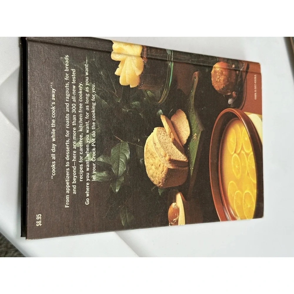 Vintage 1975 Rival Crock Pot Cooking Cook Book Recipe Book * Binding Error*